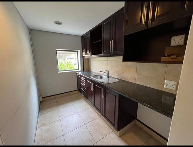 OFFICE PROPERTY TO RENT IN MONTROSE